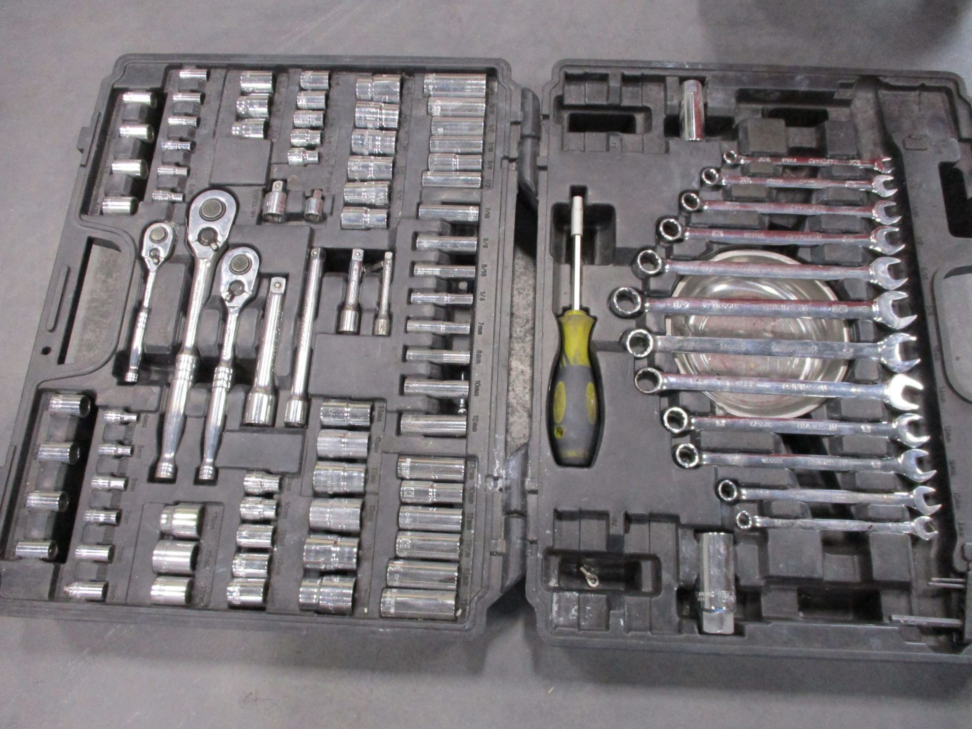 Westward Ratchet/Socket & Wrench set