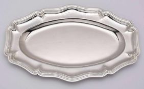 Servierplatte, 1. Hälfte 20. Jh.800er Silber. Oval gemuldeter Spiegel, gerahmt v. stark geschweifter