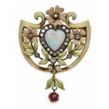 Ornament-Brosche, 18 kt GG, emailliert, 1 Opalherz (Riss), 1 Rubin-Cabochon, 27Brillianten, L 3,8