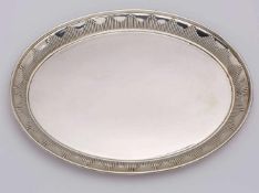 Kl. ovales Tablett, Wilkens um 1920.800er Silber. Glatter Spiegel, gerahmt v. steilem Rand m.
