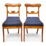 Paar Biedermeier Stühle, süddt. um 1830.Esche massiv u. Esche furn. Rückenlehne m. geschnitzter