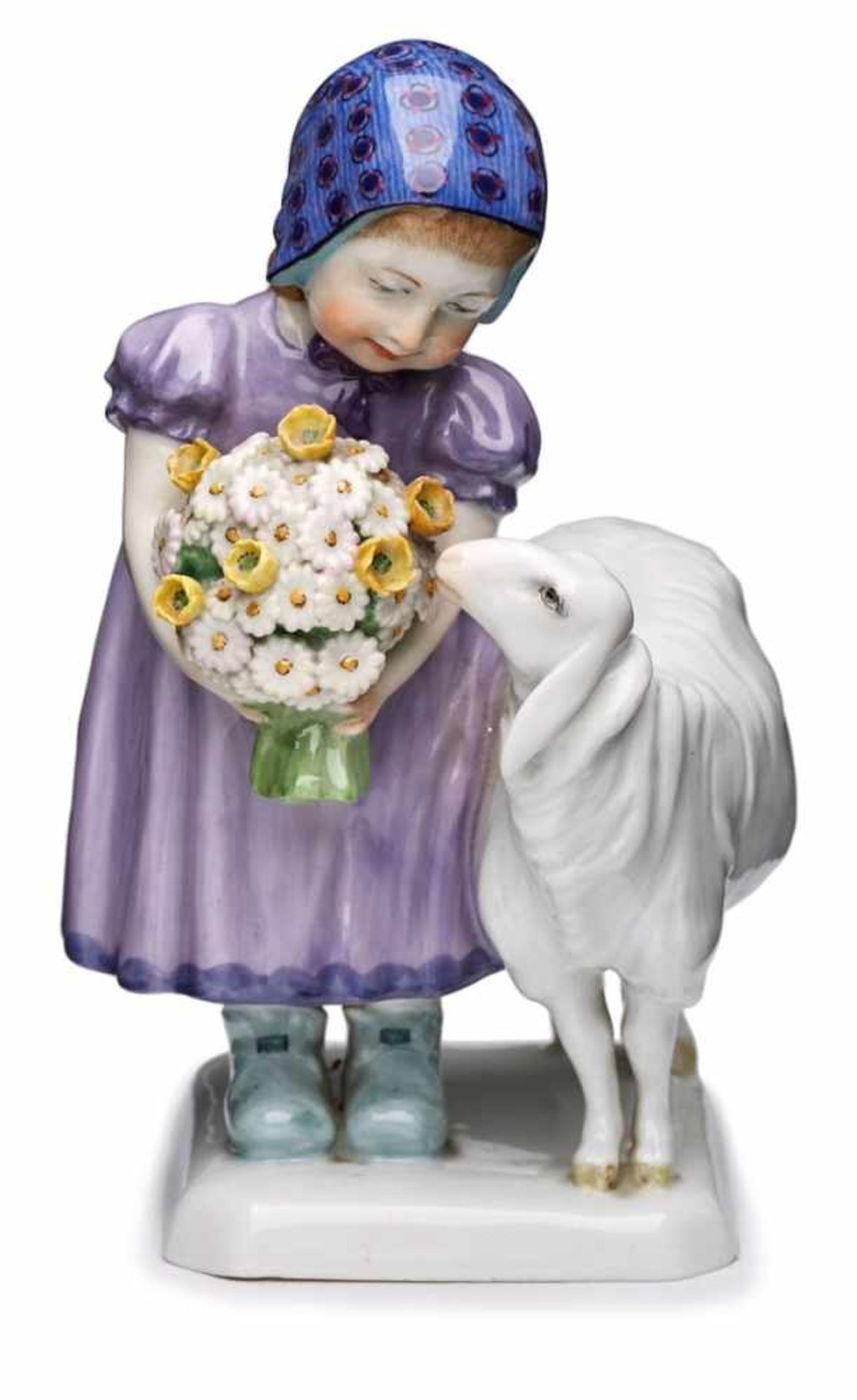 Mädchen mit Schaf, Meissen um 1915.Entw.: Max Bochmann. Standfigur eines Mädchens m. Haube, d.