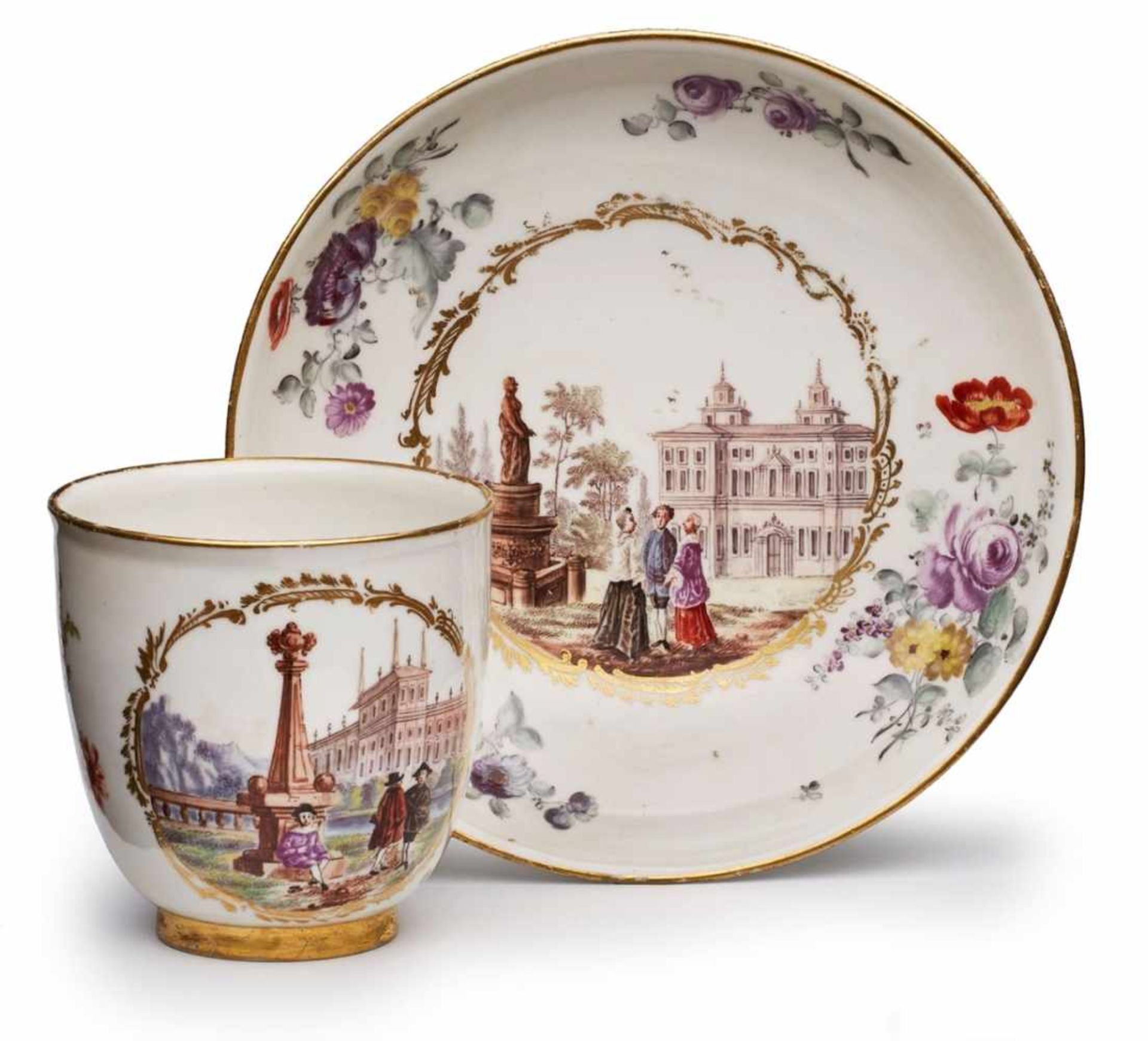 Bechertasse mit UT, Frankenthal 1756-'59.Hohe, unten leicht gerundete Tasse m. Rocaillen- henkel,