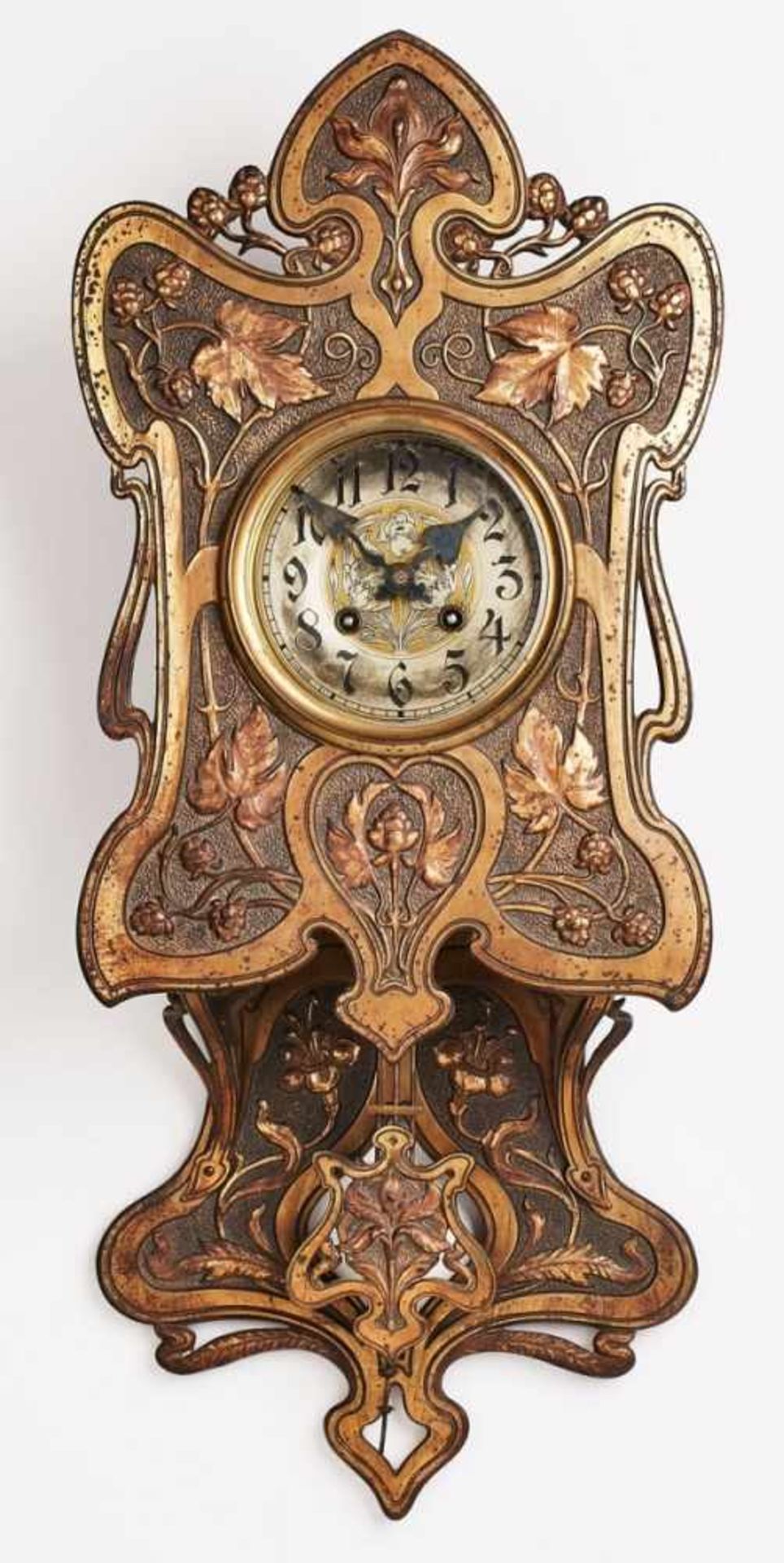 Jugendstil-Wanduhr, Hanau um 1900.Manufaktur: EG-Zimmermann. Holz- u. reliefiertes Eisenguss-