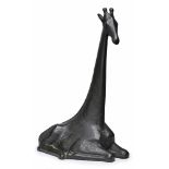 Bronze Reinhard Dachlauer(1922 Frankfurt/ Main - 1995 Würzburg) "Giraffe, liegend", um 1977. Expl.