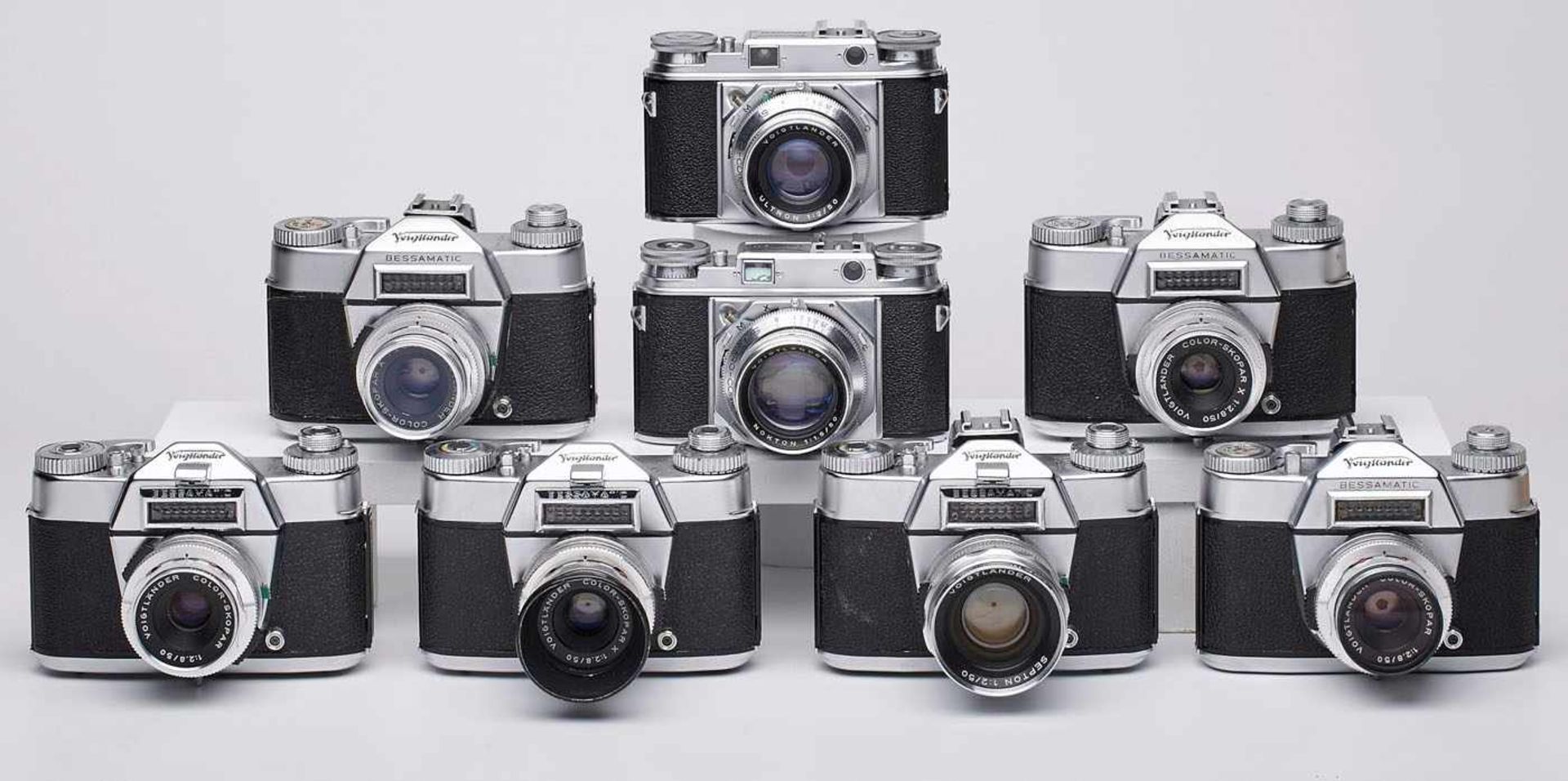 Satz von 8 Kameras, Voigtländer um 1960.6 x Modell "Bessamatic" (leicht versch. Aus- führungen, 4