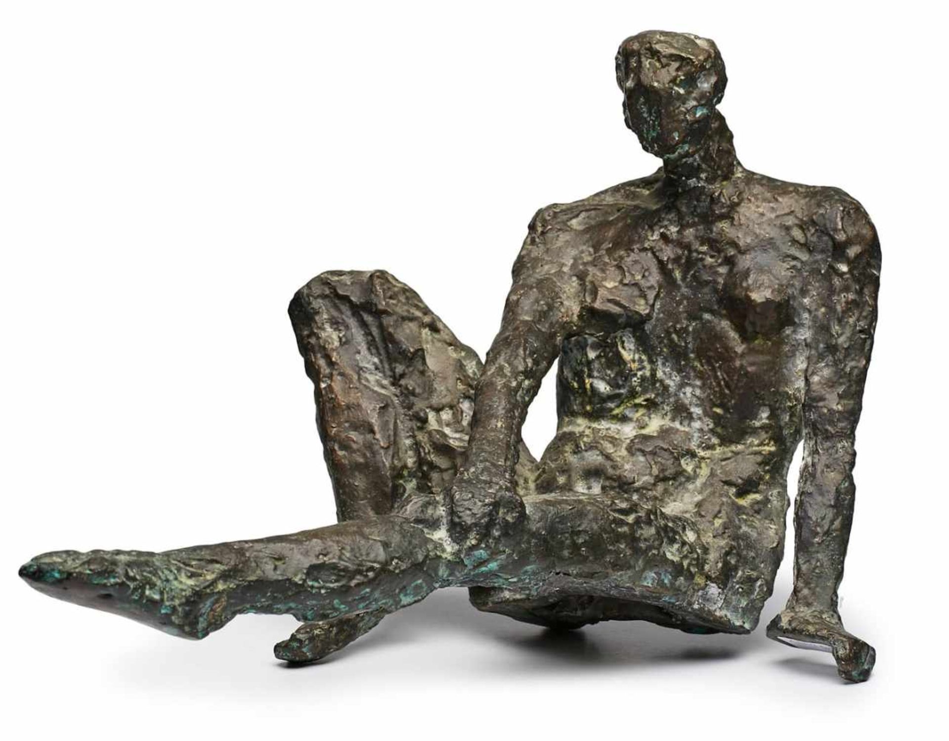 Bronze Sylvia Hagen(geb. 1947 in Treuenbrietzen) "Sitzende", wohl Ende 20. Jh. Dunkel patiniert.