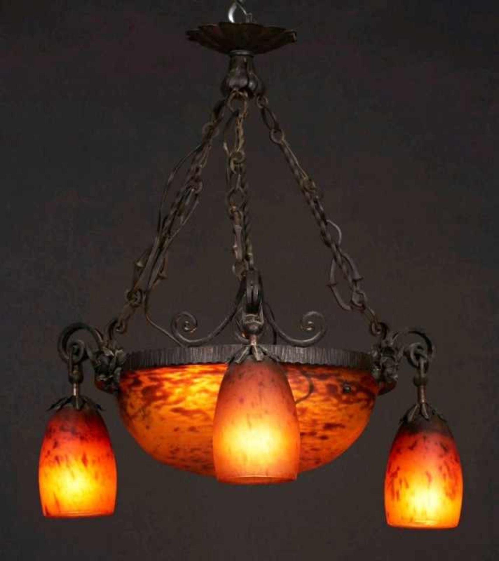 Deckenlampe, Daum Nancy m.Lothringer Kreuz um 1920-30. Orange/ braun geflecktes Glas m. - Image 4 of 7