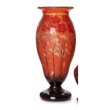 Gr. Vase, Schneider um 1925.Modell "Cardamines". Farbloses Glas m. oranger u. gelber