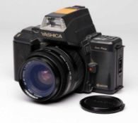 Kamera, Modell "230 AF",Yashica Kyocera 2. Hälfte 20. Jh. Mit Macro-Objektiv, Tragegurt u. orig.