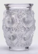 Kl. Vase "Bagatelle", Lalique 2. Hälfte 20. Jh.Farbloses Glas, mattiert. Leicht bauchige