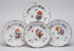 Satz von 4 Speisetellern, Meissen um 1850."Neu-Brandenstein"-Relief m. gr. bunten Blumen-