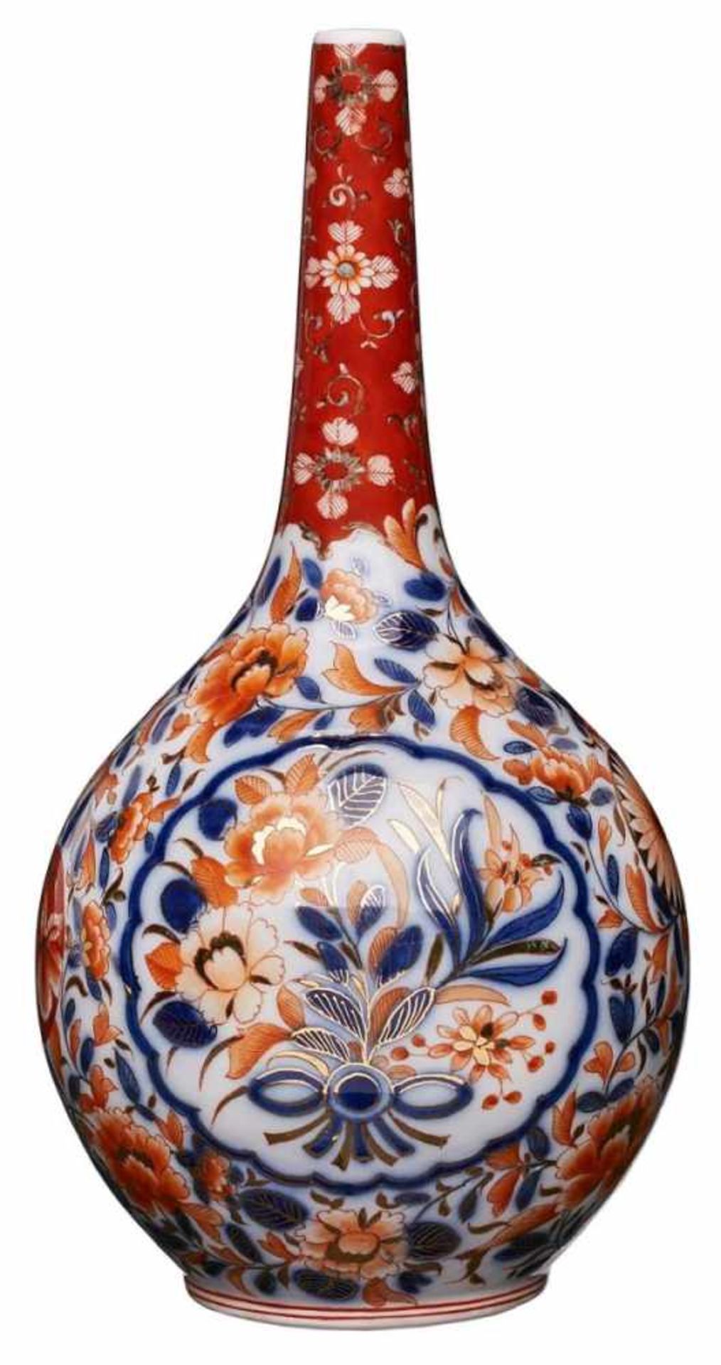 Kl. Vase im Imari-Dekor,wohl deutsch 1. Hälfte 20. Jh. Unterglasur-blaues Dekor m. eisenroter
