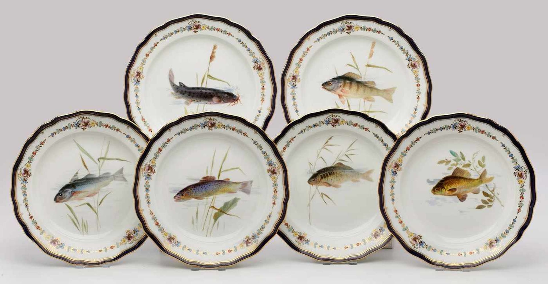 Satz von 6 Tellern mit Fischmotiven,Meissen um 1900. Form "Neuer Ausschnitt". Spiegel m. versch.