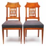 Paar Biedermeier-Stil-Stühle, Österreichum 1900. Kirschbaum massiv u. Kirschbaum furn. Durchbrochene