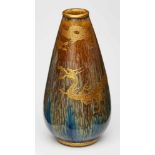 Kl. Vase, Japan wohl 1900.Heller Scherben m. Fließglasur in Braun u. Blau. Tropfenförm. Korpus m.