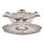 Saucière, Rokoko-Stil, Frankreich um 1900.950er Silber. Beschau Frankreich, Meistermarke "SS" m.