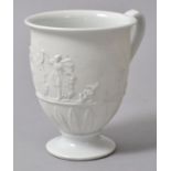 Tasse mit Reliefdekor, Meissen, um 1800Biskuitporzellan, Innenwand und Fuß glasiert. Etrurische