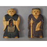 Zwei Netsuke, Japan, wohl Anf. 20. Jh.Elfenbein, geschnitzt, partiell farbig gefasst. Männliche