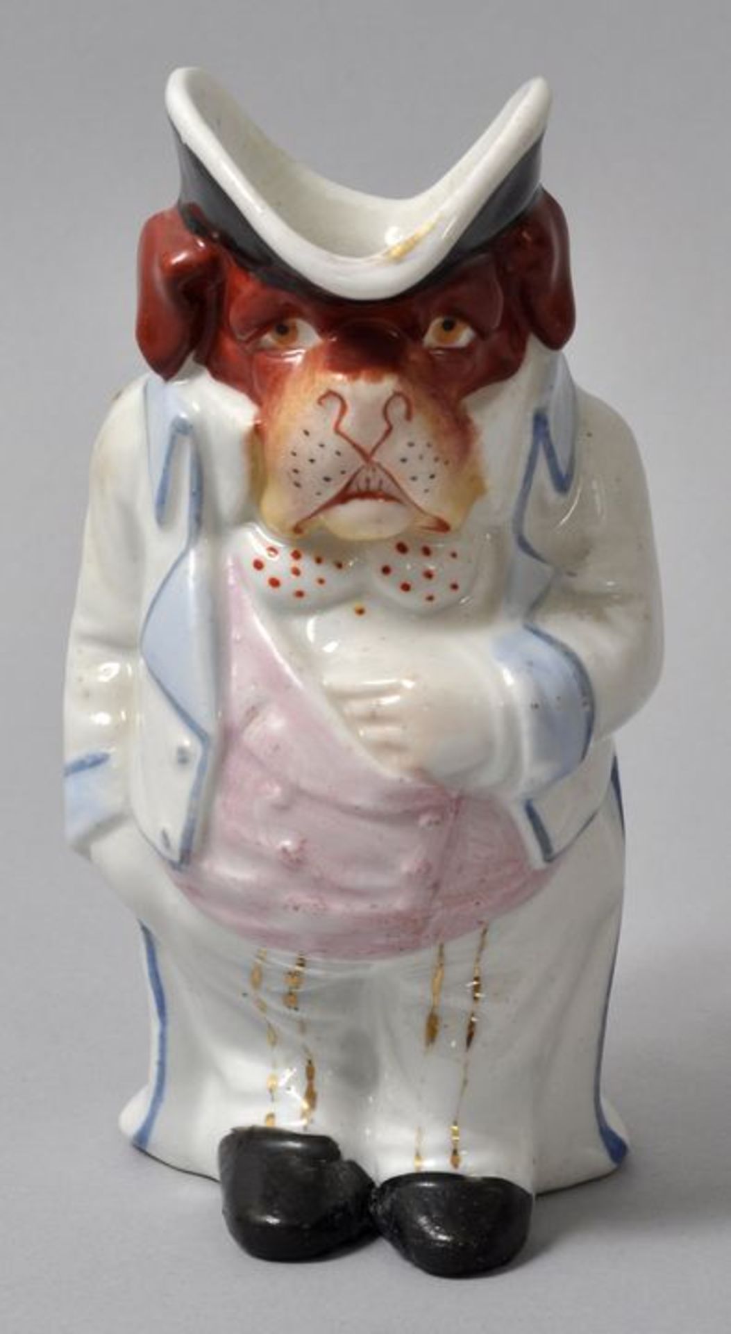 Kleiner Figurenkrug, sog. Toby Jug, England, Staffordshire, Mitte 19. Jh.Porzellan, polychrom - Bild 2 aus 3