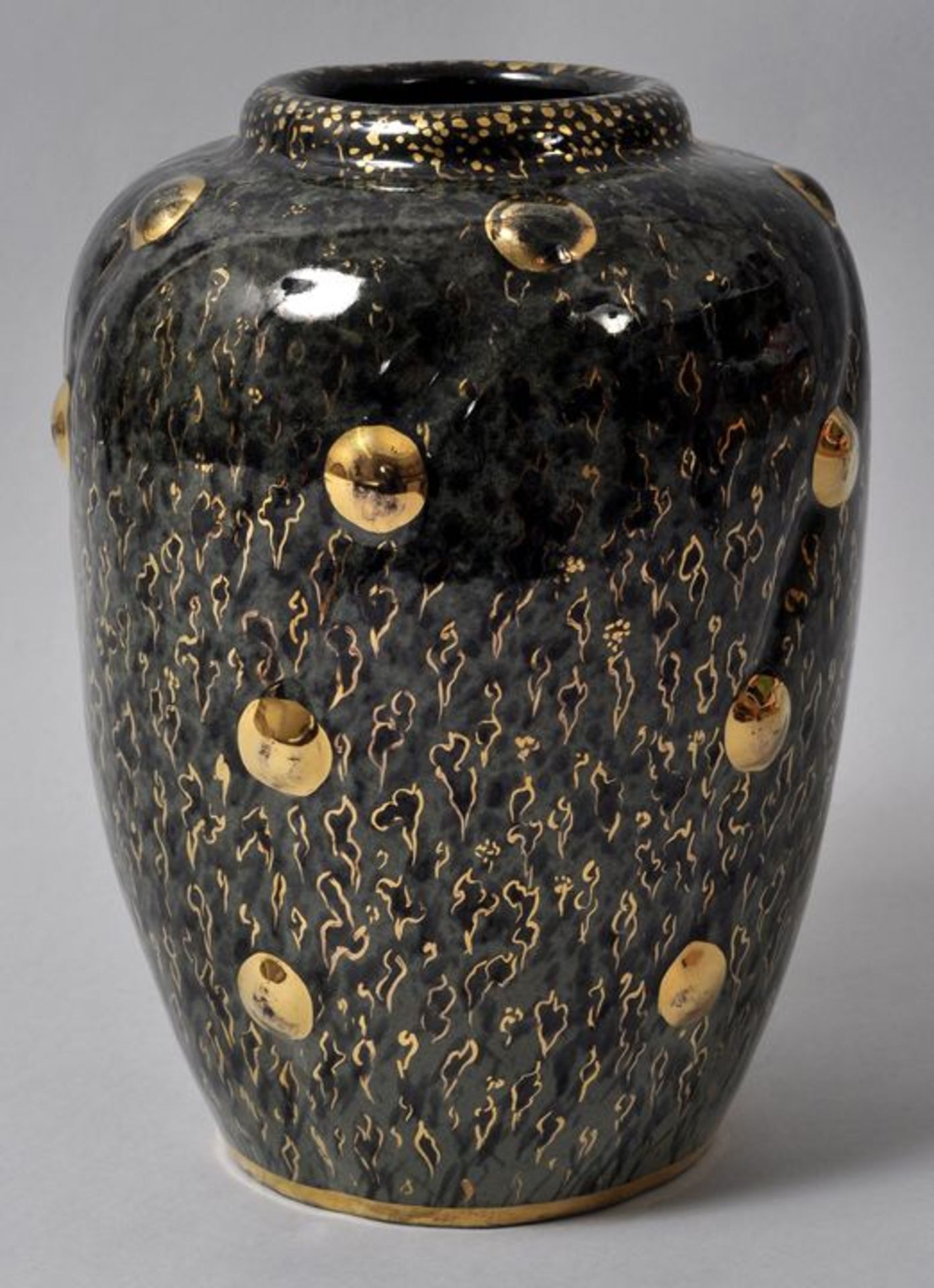 Vase, Italien, Alfredo Santarelli, um 1920/ 30Keramik. Form mit betonter Schulter , gewundenen
