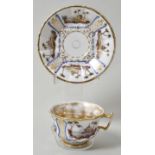 Tasse mit Untertasse, um 1840.Porzellan, blau gerahmte landschaftliche Szenerien im ostasiatischen