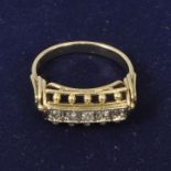 Damenring, 20. Jh.Fassung Gg 585, Schaustück besetzt mit 5 Brillanten, zus. ca. 0,25 ct. D. ca. 17,5