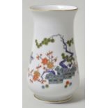 Kleine Vase, Meissen, 2. H. 20. Jh.Tischvase zum Service Neuer Ausschnitt, Dekor Indisches