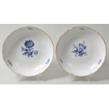 Paar Beilageschalen, Meissen, 2. H. 20. Jh.Neuer Ausschnitt, Dekor Blaue deutsche Blume und