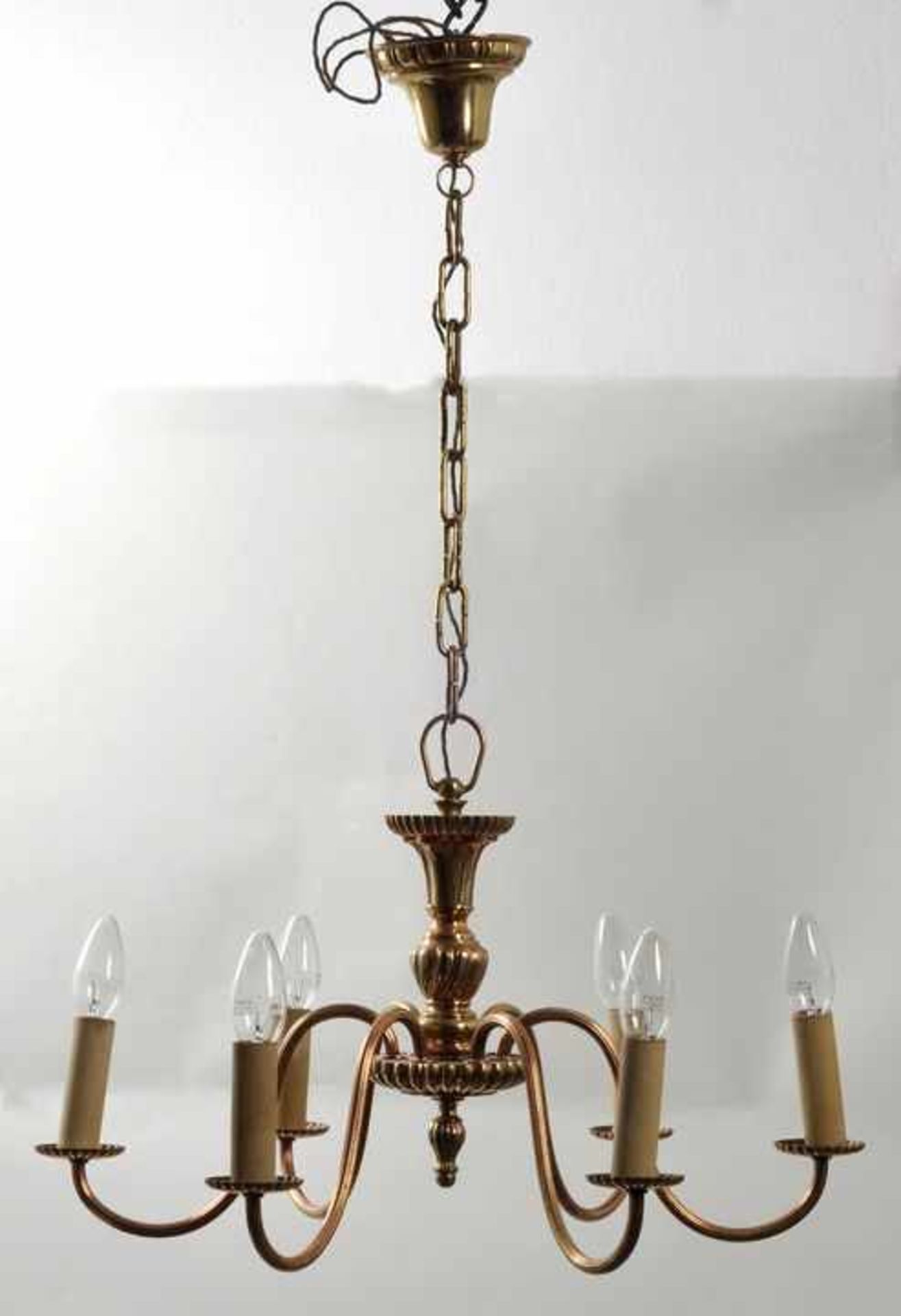Deckenlampe im flämischen Stil, 1. H. 20. Jh.Metall (Messing), sechs s-förmig geschweifte Arme an
