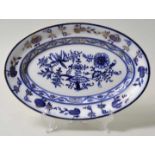 Ovale Platte, Dresden, Villeroy & Boch, 2. H. 19. Jh. (vor 1890)Steingut, Zwiebelmusterdekor,