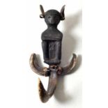 Amulett/ magische Figur, Südostasien (Philippinen, Ifugao)Bärenkrallen, Holzfigur, geschnitzt,