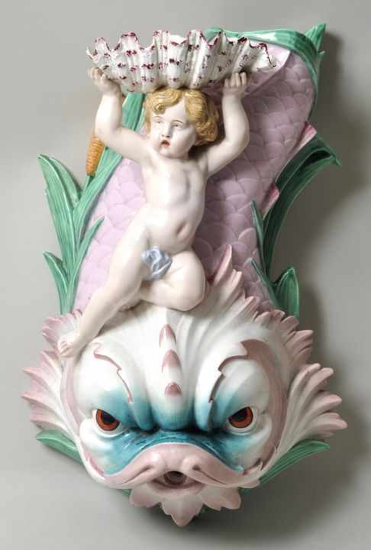 Wandbrunnen, Bordeaux, Vieillard & Cie, Ende 19. Jh.Keramik/ Fayence, polychrome Glasuren/ - Bild 2 aus 3