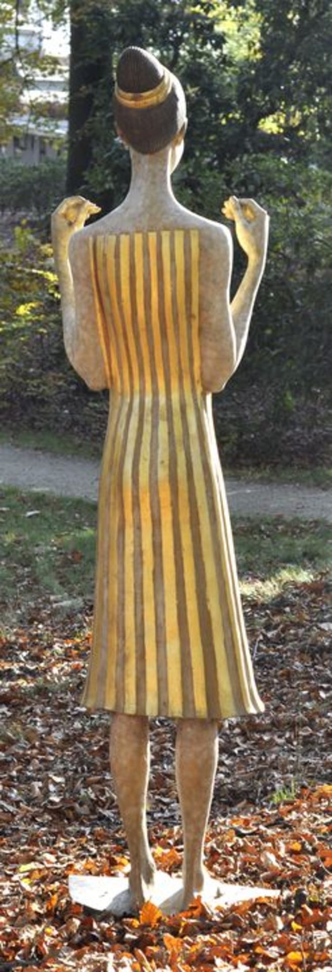 Chodakowska, Malgorzata. Geb. 1965 Lódz, lebt und arbeitet in DresdenSeherin. 2009. Bronze, farbig - Image 2 of 3