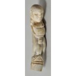 Stockgriff, Hawaii (?)Erotische Schnitzerei Bein. Weibliche Figur mit Phallus. L. 10 cm- - -25.