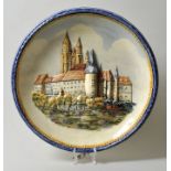 Großer Wandteller "Albrechtsburg Meissen", 20. Jh.Keramik, Relief polychrome Bemalung, D. 47