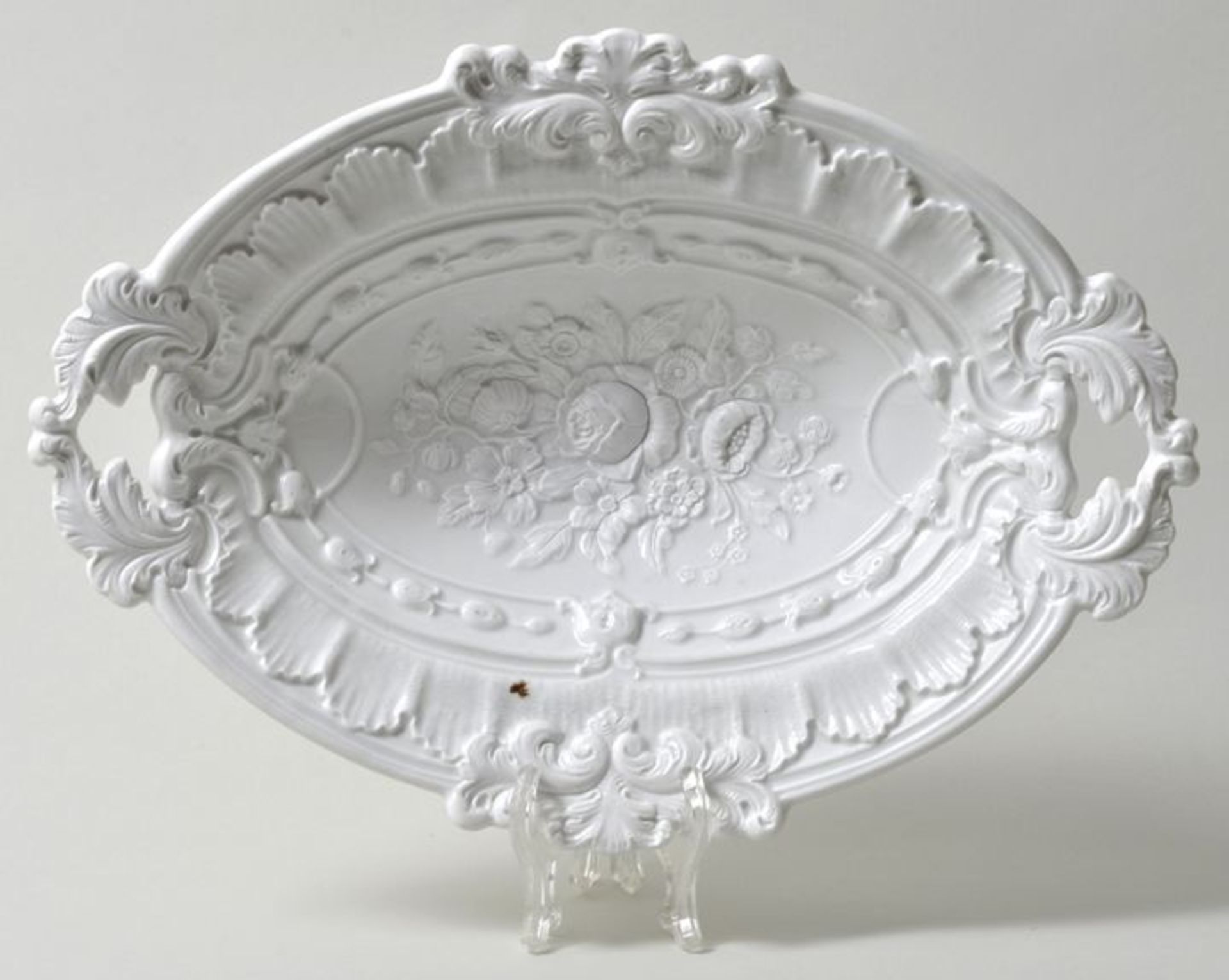 Schmuckschale, Meissen, 2. H. 19. Jh.Porzellan, weiß. Ovale Form mit reliefiertem Akanthus-