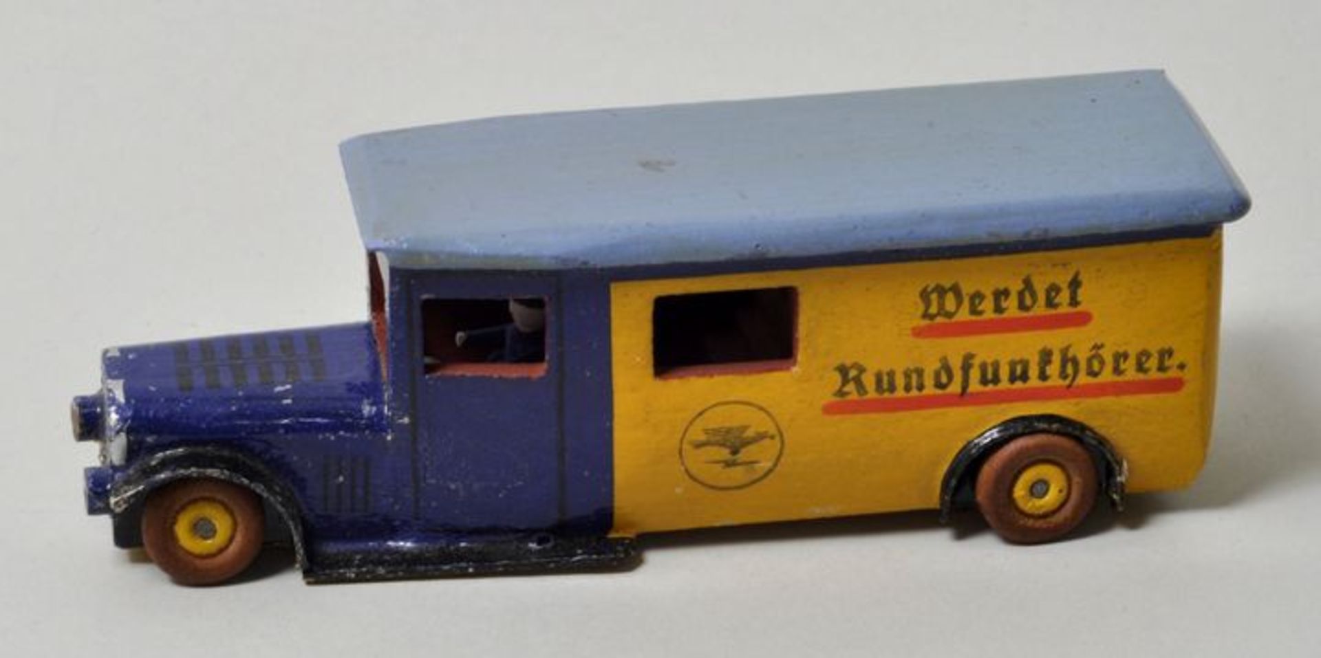 Miniatur-Spielzeugbus mit Werbeaufdruck, Erzgebirge, 1930er JahreHolz, farbig lackiert, Aufdruck "