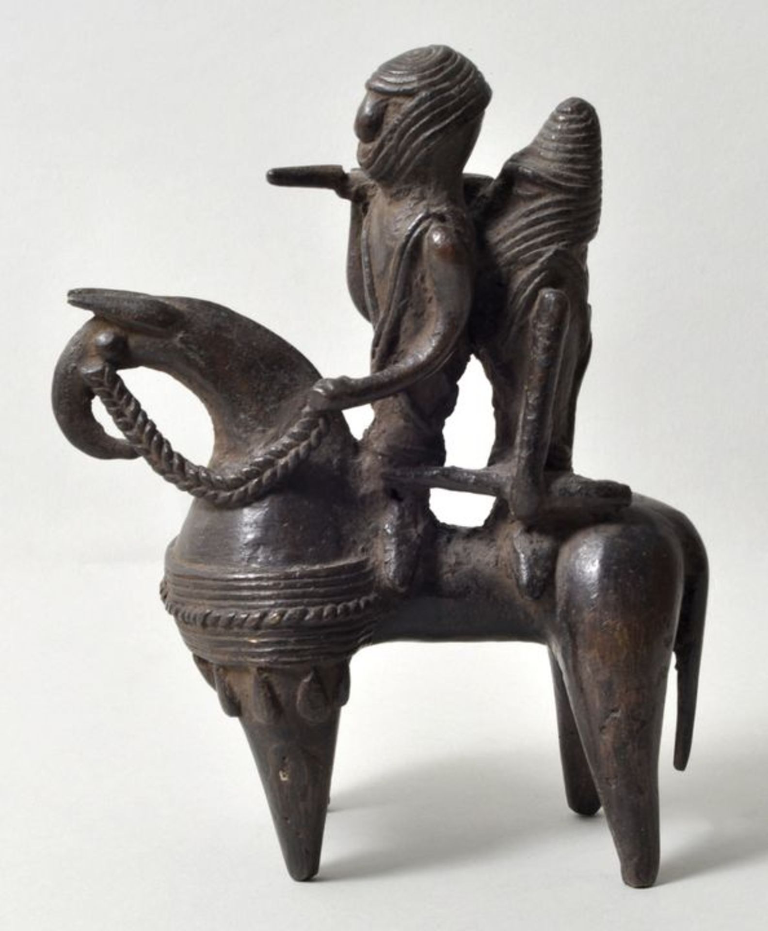 Reitergruppe, Kotoko, Tschad (Chad)Bronze, gegossen, Pferd mit zwei Kriegern, H. 19,5 cm- - -25.00 %