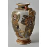 Kleine Vase, Japan, Satsuma, fr. 20. Jh.Keramik, in Relief aufgelegter Drache, in Aufglasurfarben