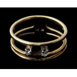 Damenring, 2. H. 20. Jh.Gg 585, 2 kl. Brillanten zus. ca. 0,07 ct., D. 18 mm/ RM 57, G. ca. 4,6 g- -