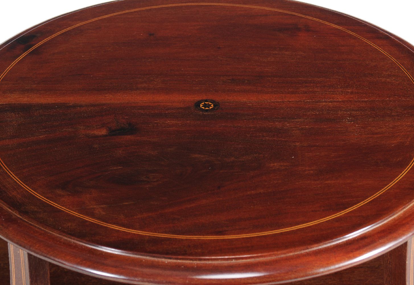 An Edwardian mahogany and inlaid two tier étagère, circa 1905 - Image 2 of 3