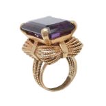 A 1960s synthetic colour change sapphire dress ring