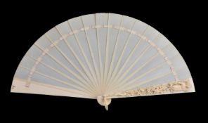 ϒ A European ivory brisé fan