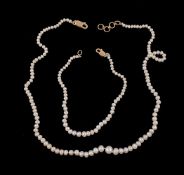 A natural pearl necklace and bracelet