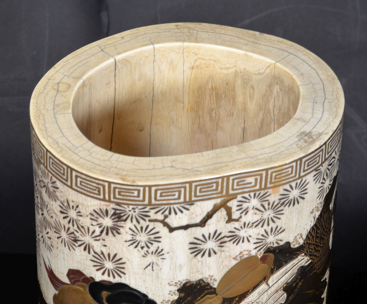 ϒ A Japanese ivory and lacquer tusk vase - Image 4 of 4