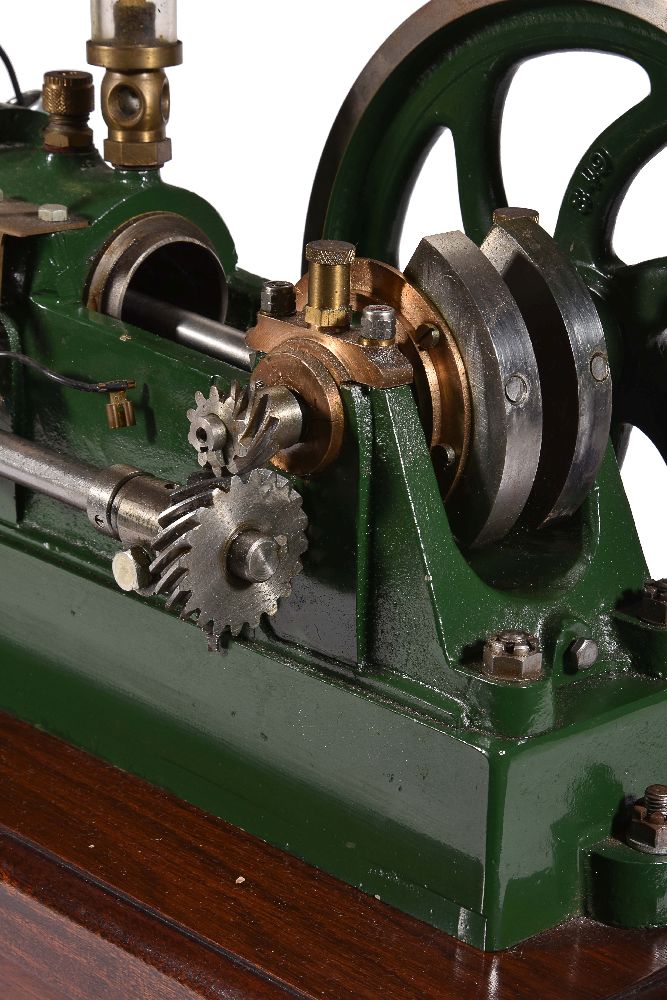 A fine engineered model of a Stuart Turner 800 gas engine - Image 3 of 4