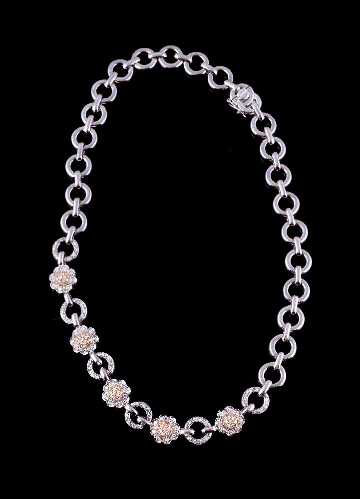 A diamond daisy flower head necklace