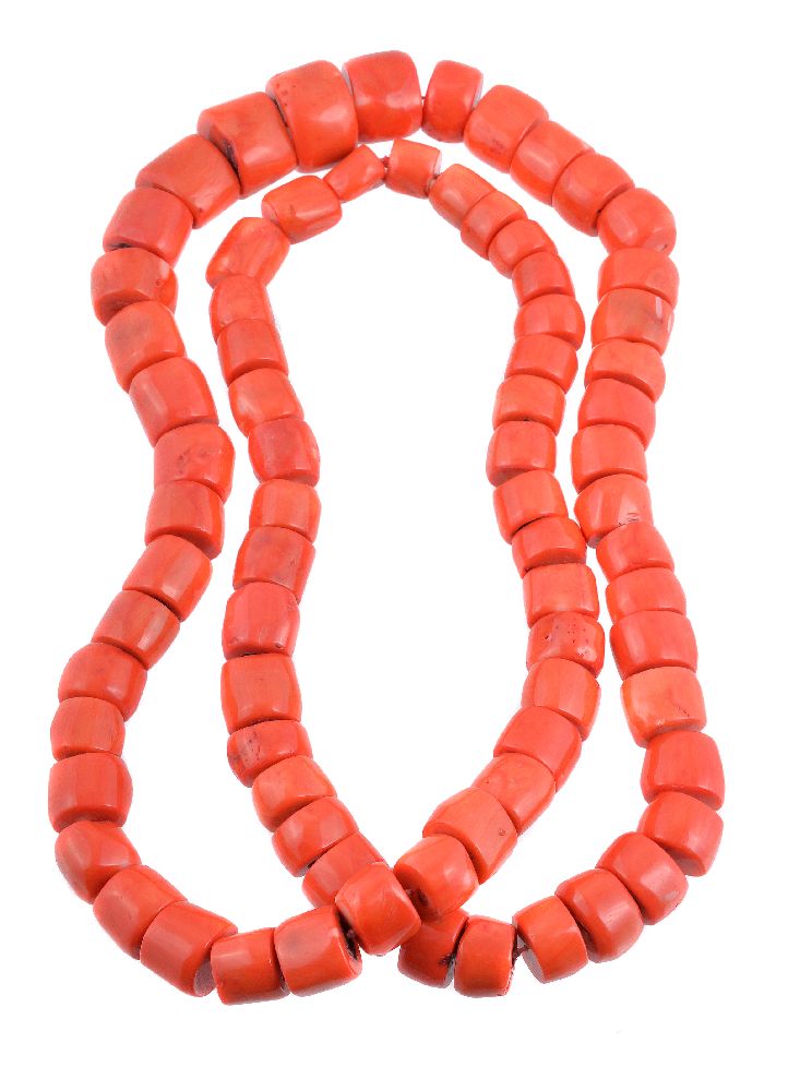 ϒ A stained coral bead necklace