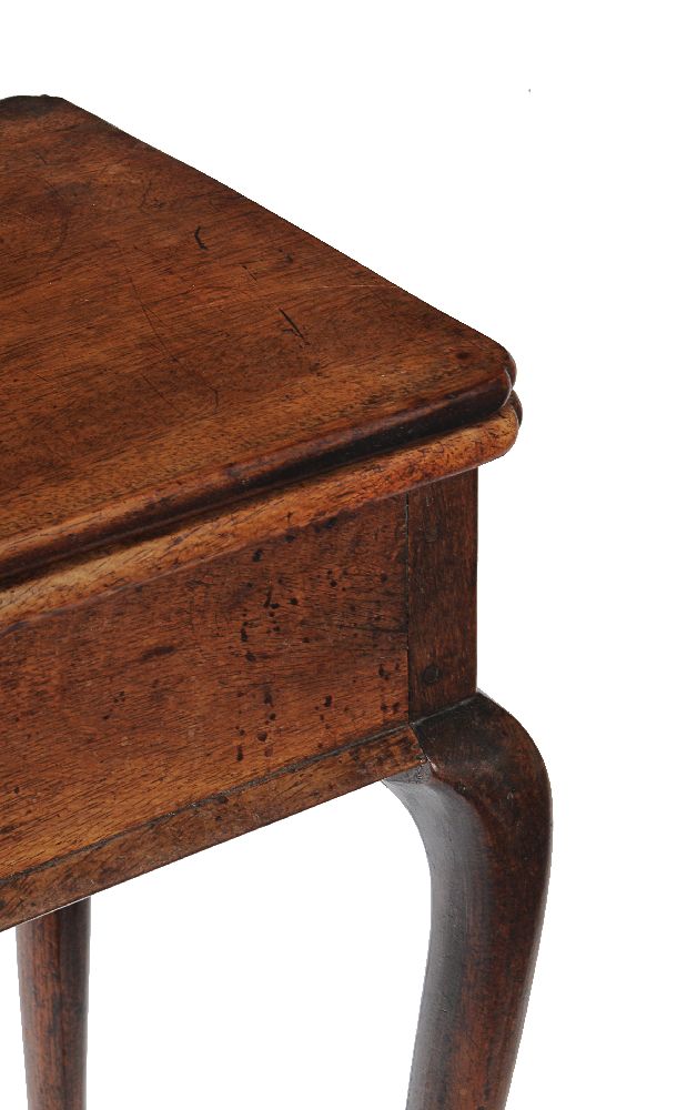 A George I walnut folding tea table - Image 6 of 7